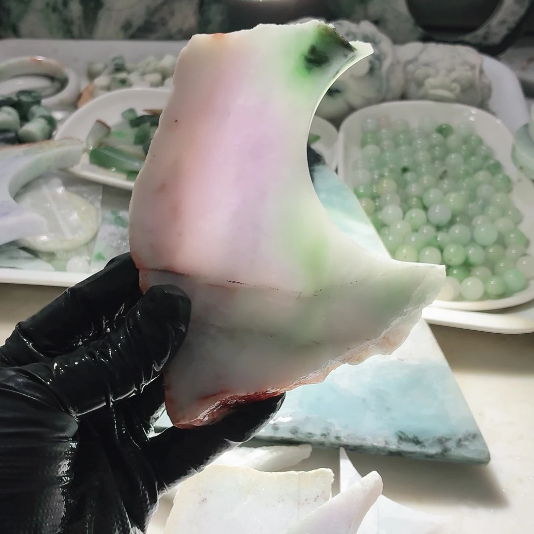 翡翠未镶嵌颈饰边角料