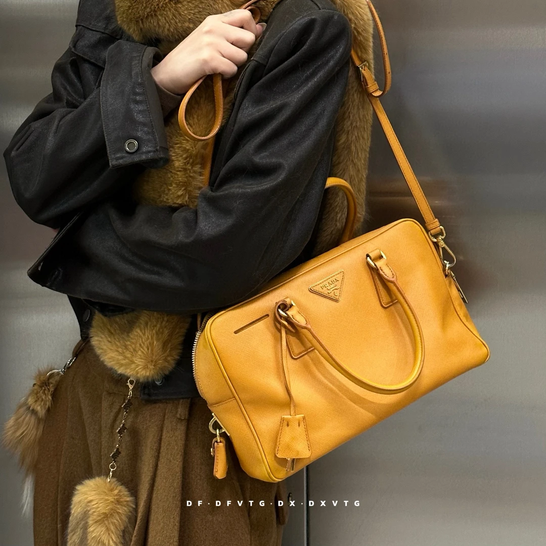 95新 Prada/普拉达 prada 姜黄色波士顿手提斜挎包