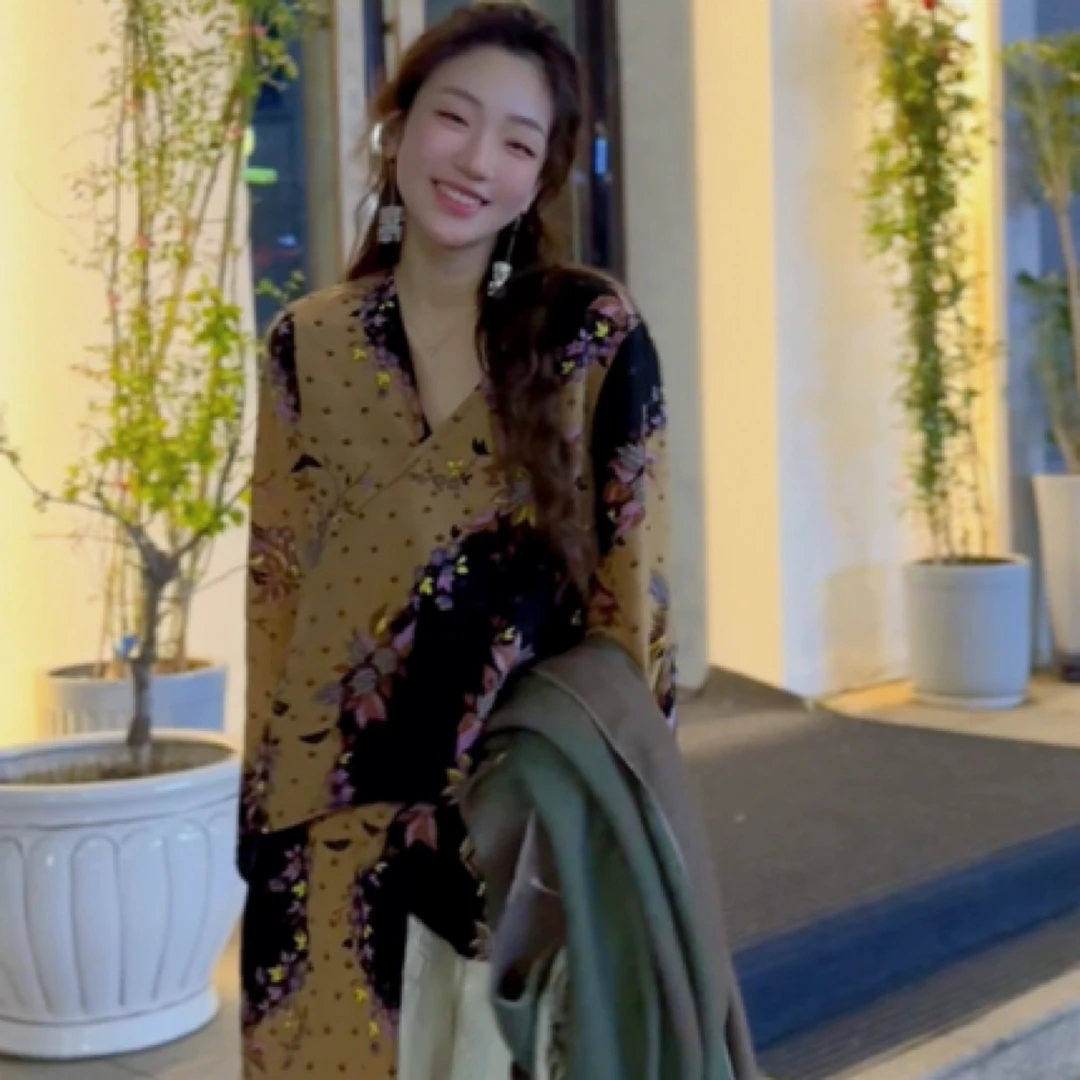 洋气篱君长袖国风印花复古网红不规则上衣新中式v领气质打底衫