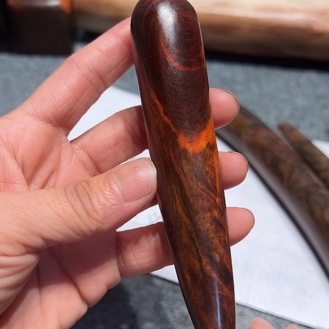 交趾黄檀（大红酸枝）音**凭