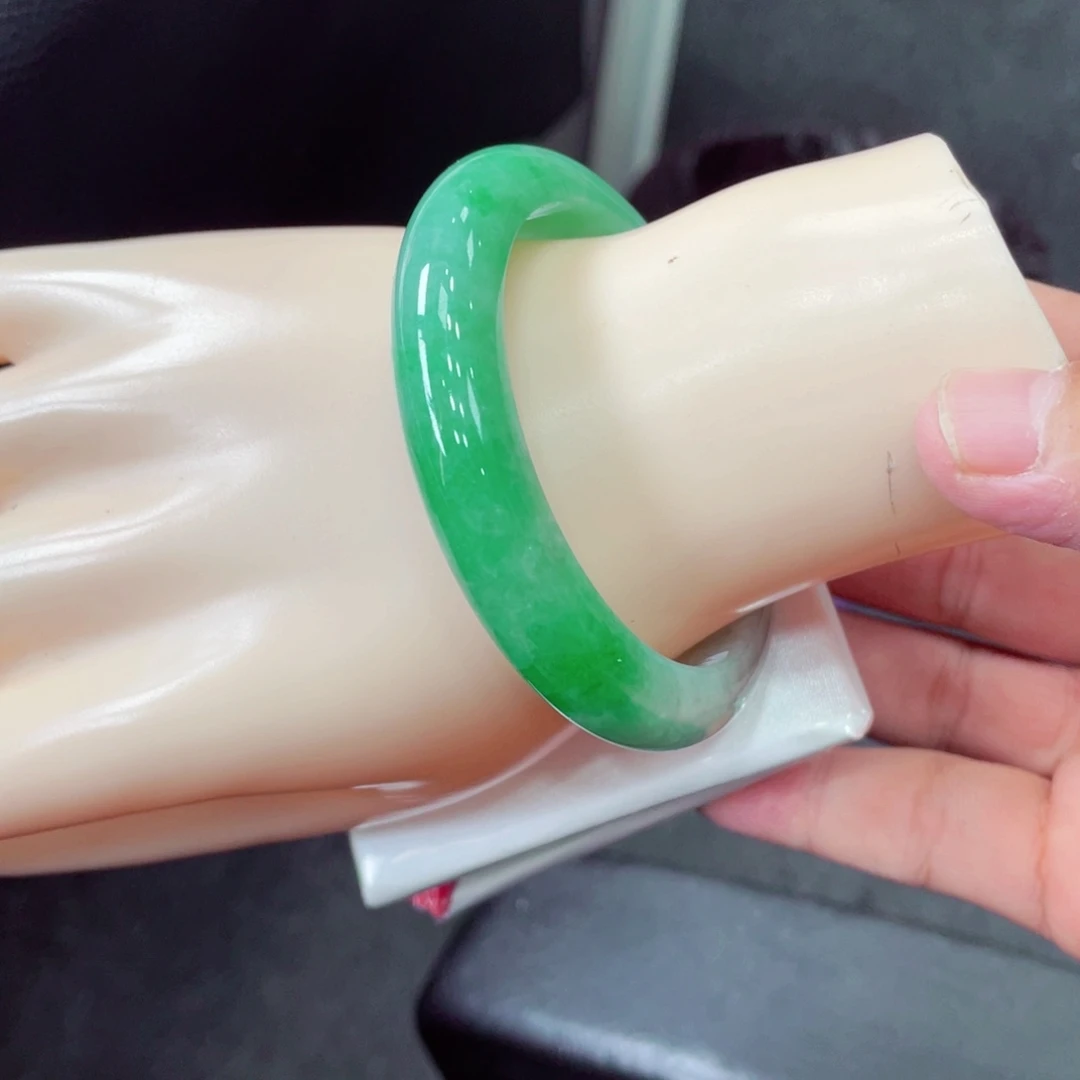 翡翠未镶嵌手镯翡翠