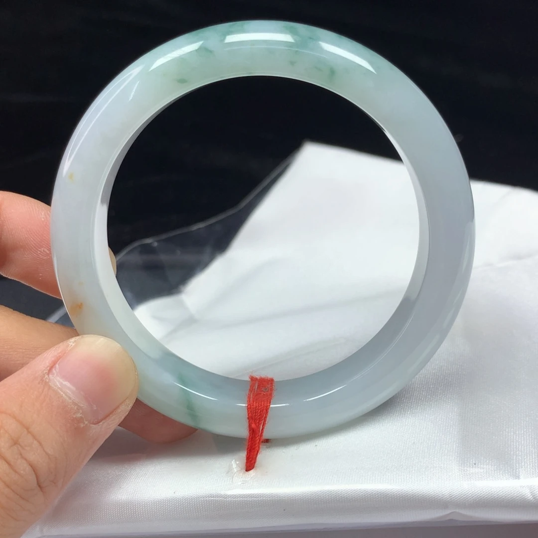 翡翠手镯（圆镯）未镶嵌56.5