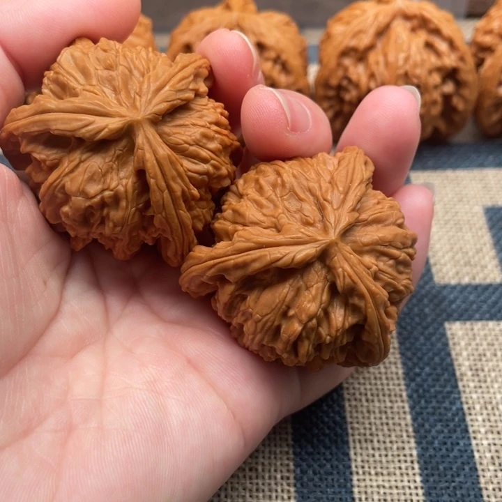 ****k核桃白狮子43核桃