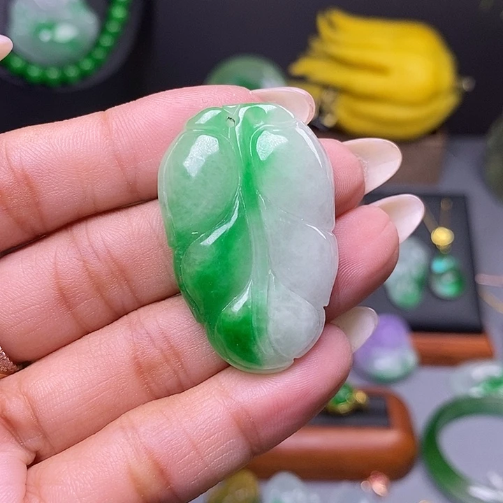 吊坠(赠链)未镶嵌翡翠