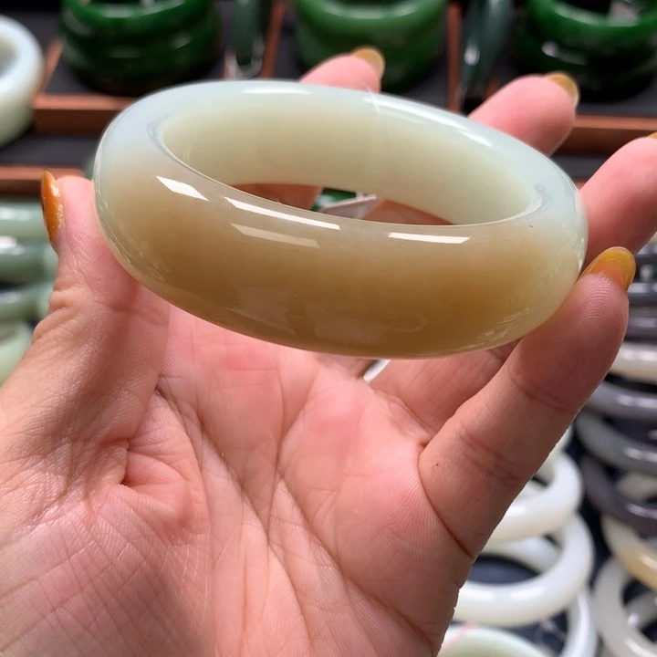 【闪购商品】未镶嵌手镯和田玉