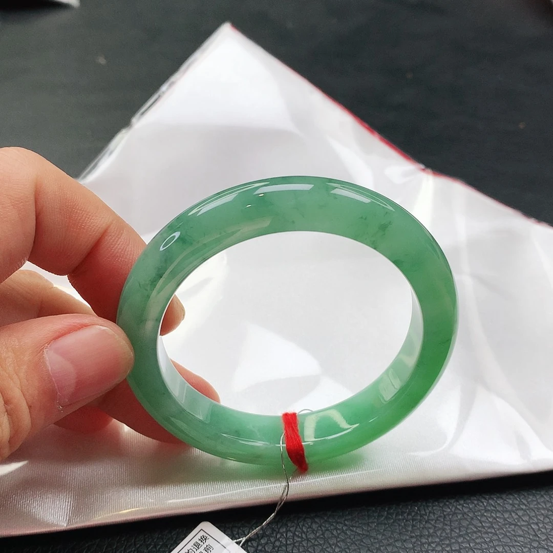 未镶嵌手镯翡翠天然翡翠手镯