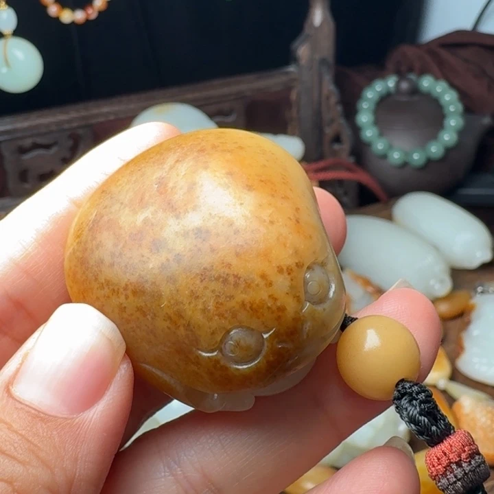 载***舟和田玉未镶嵌颈饰金蟾