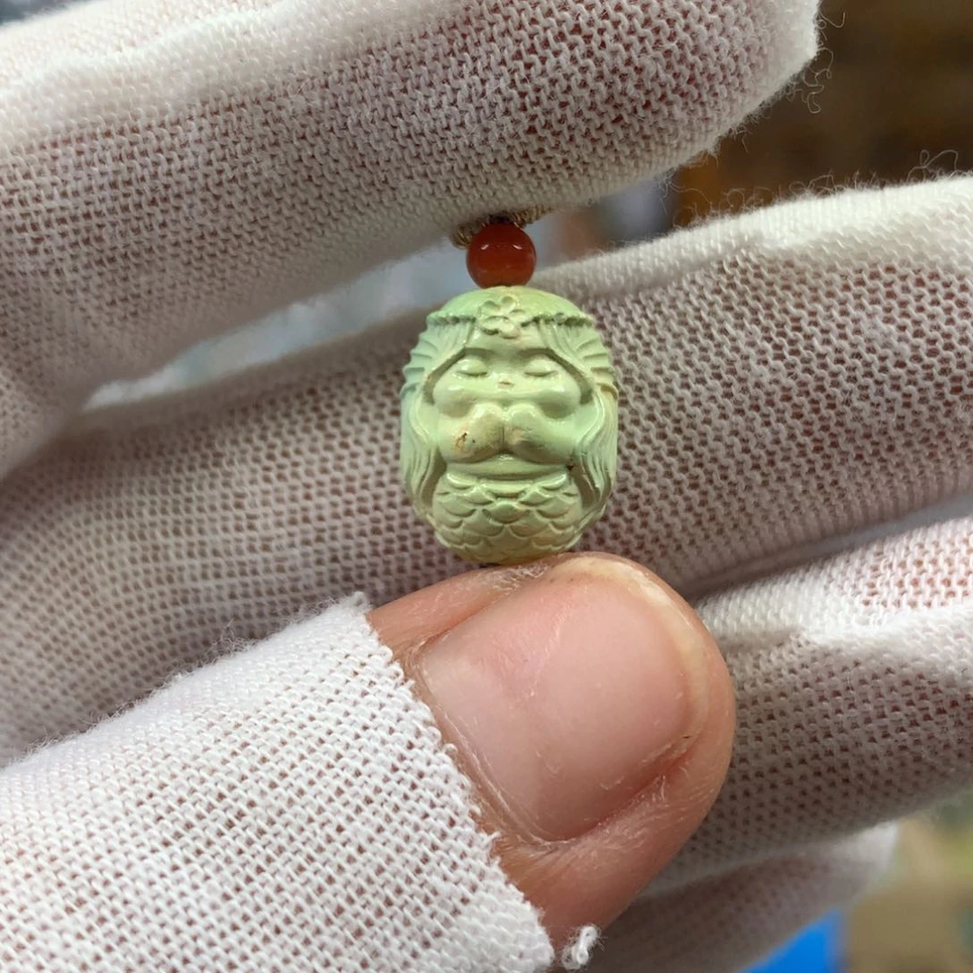 绿松石未镶嵌挂件