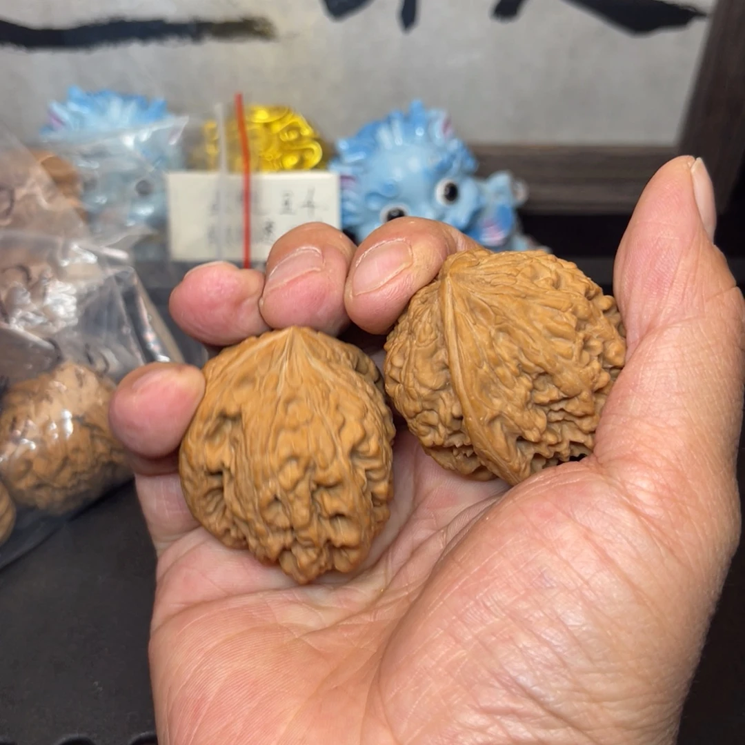 爱***桃吊坠文玩核桃42全品无修