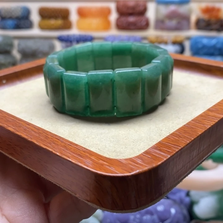 未镶嵌手镯石英质玉