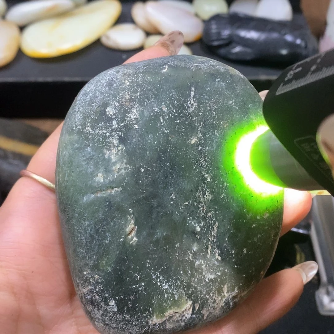 未镶嵌和田玉（碧玉）挂件