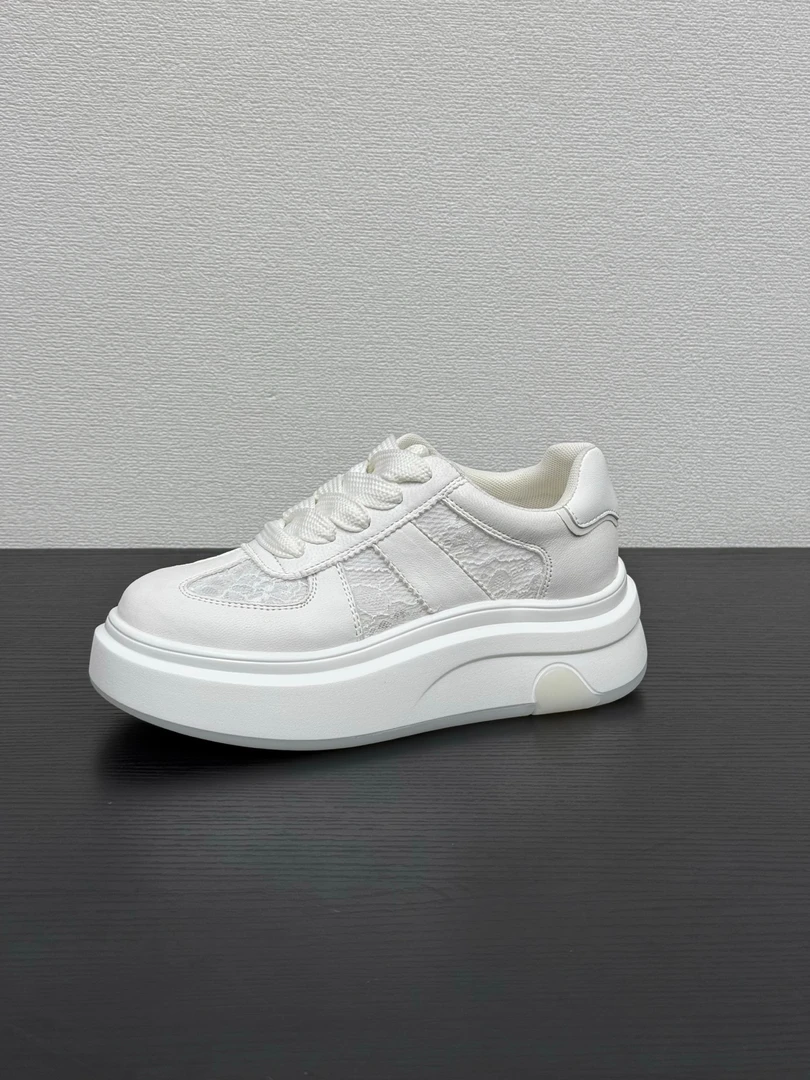 （东莞胖哥胖嫂）真皮时尚百搭休闲女鞋小白鞋蕾丝低帮单鞋学院风