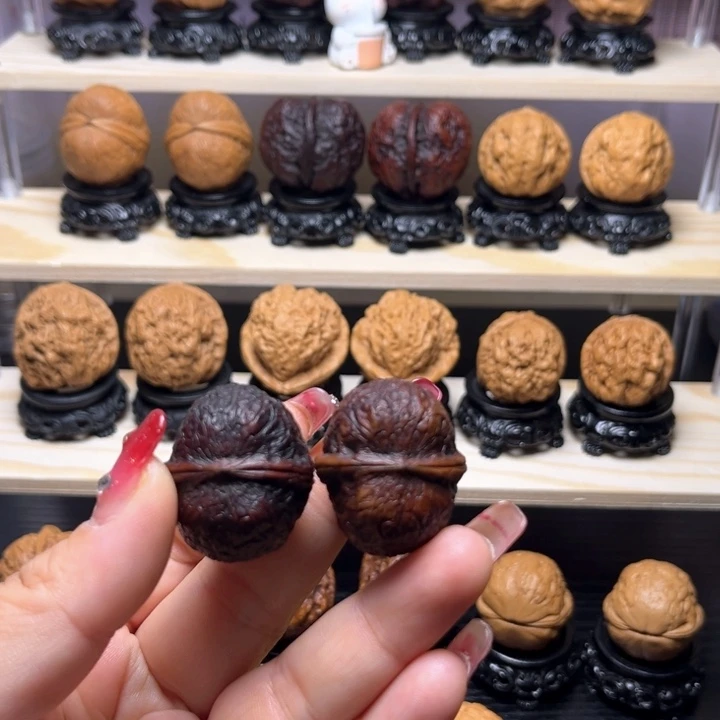 文玩核桃吊坠21w小黑球32尺