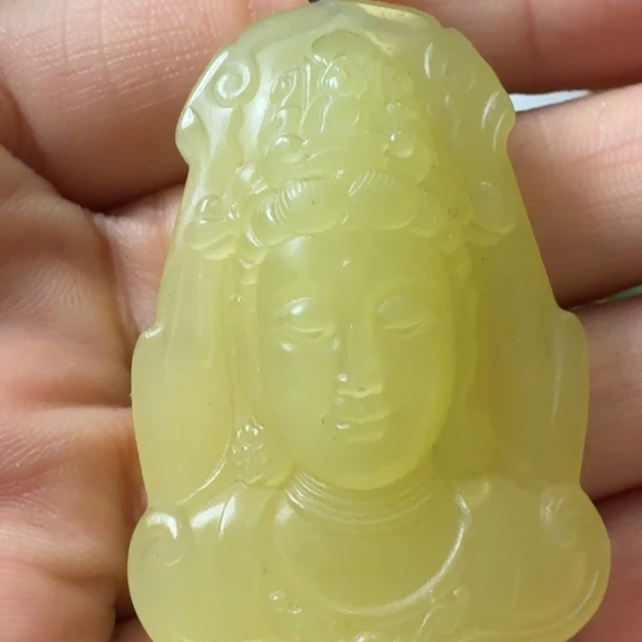 和田玉未镶嵌颈饰鸡油黄观音头