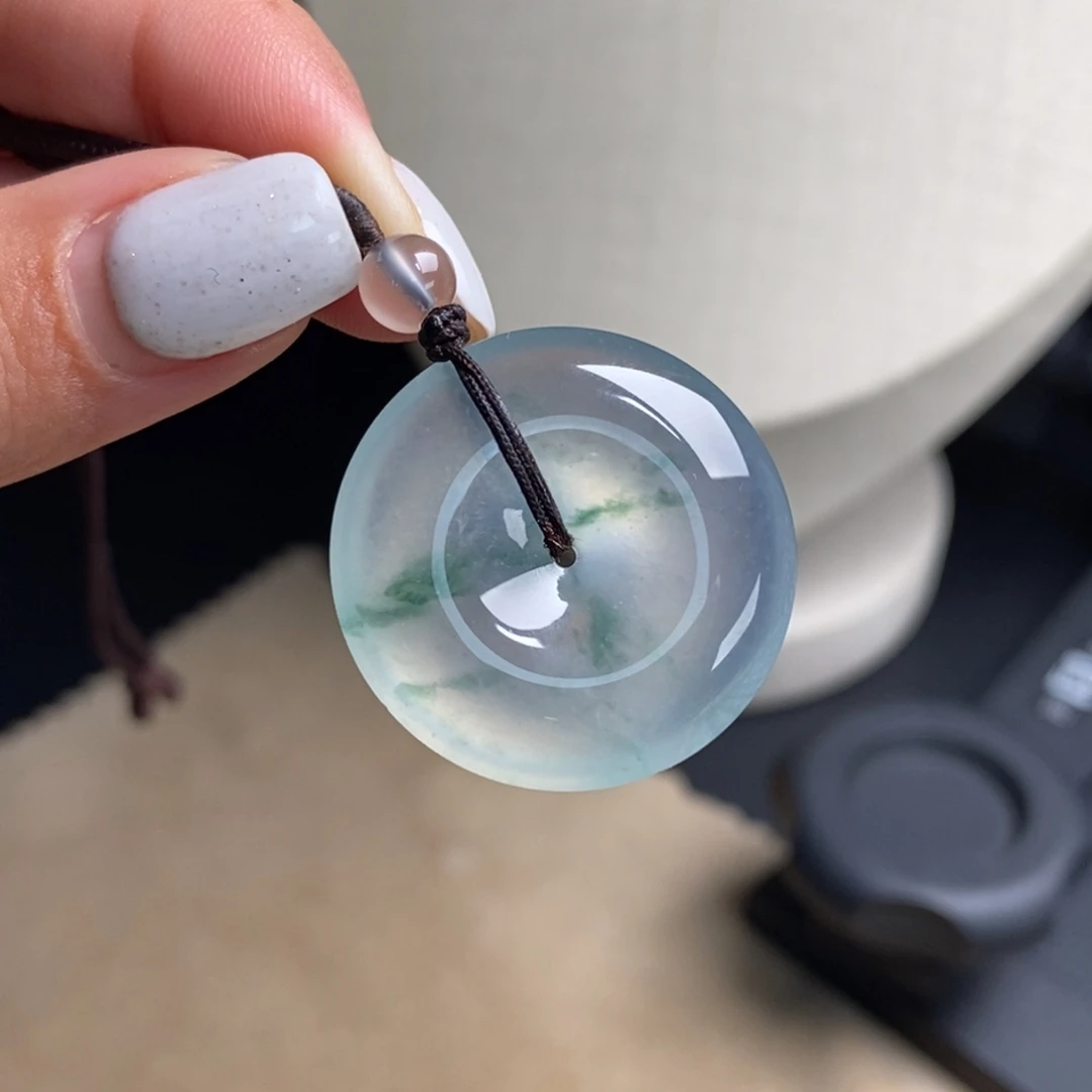 翡翠未镶嵌颈饰高冰晴绿飘翠色冰透细腻鲜亮平安扣