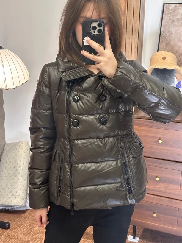 99新 MONCLER 蒙口/棕绿亮面双排扣羽绒服 2码 GM002420