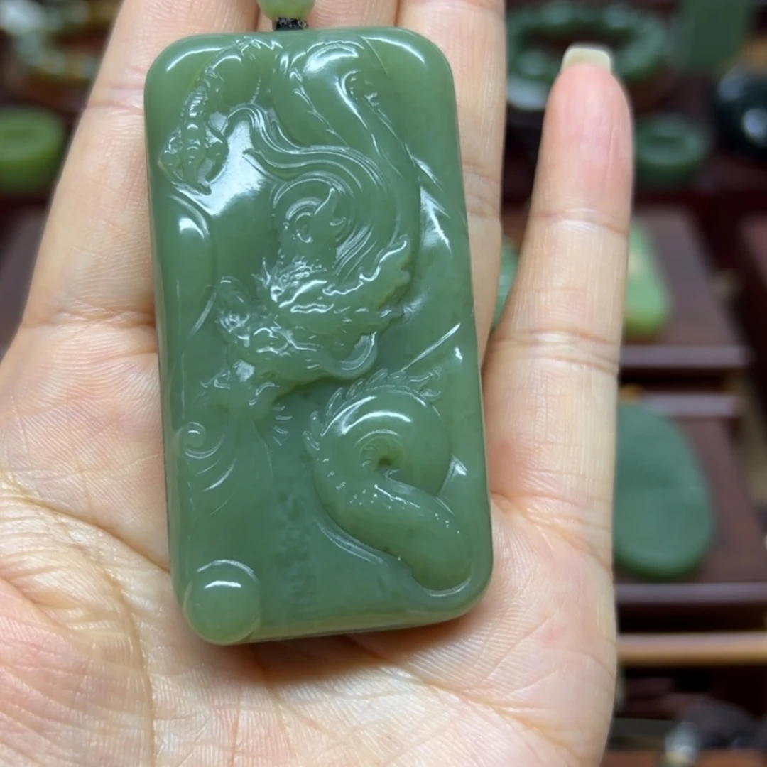 【闪购商品】岫岩老玉（透闪石质玉）未镶嵌颈饰龙牌