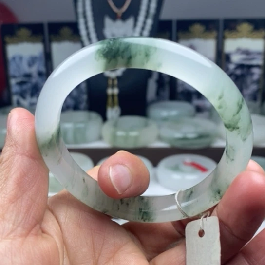 石英质玉（金丝玉）手镯未镶嵌一****心