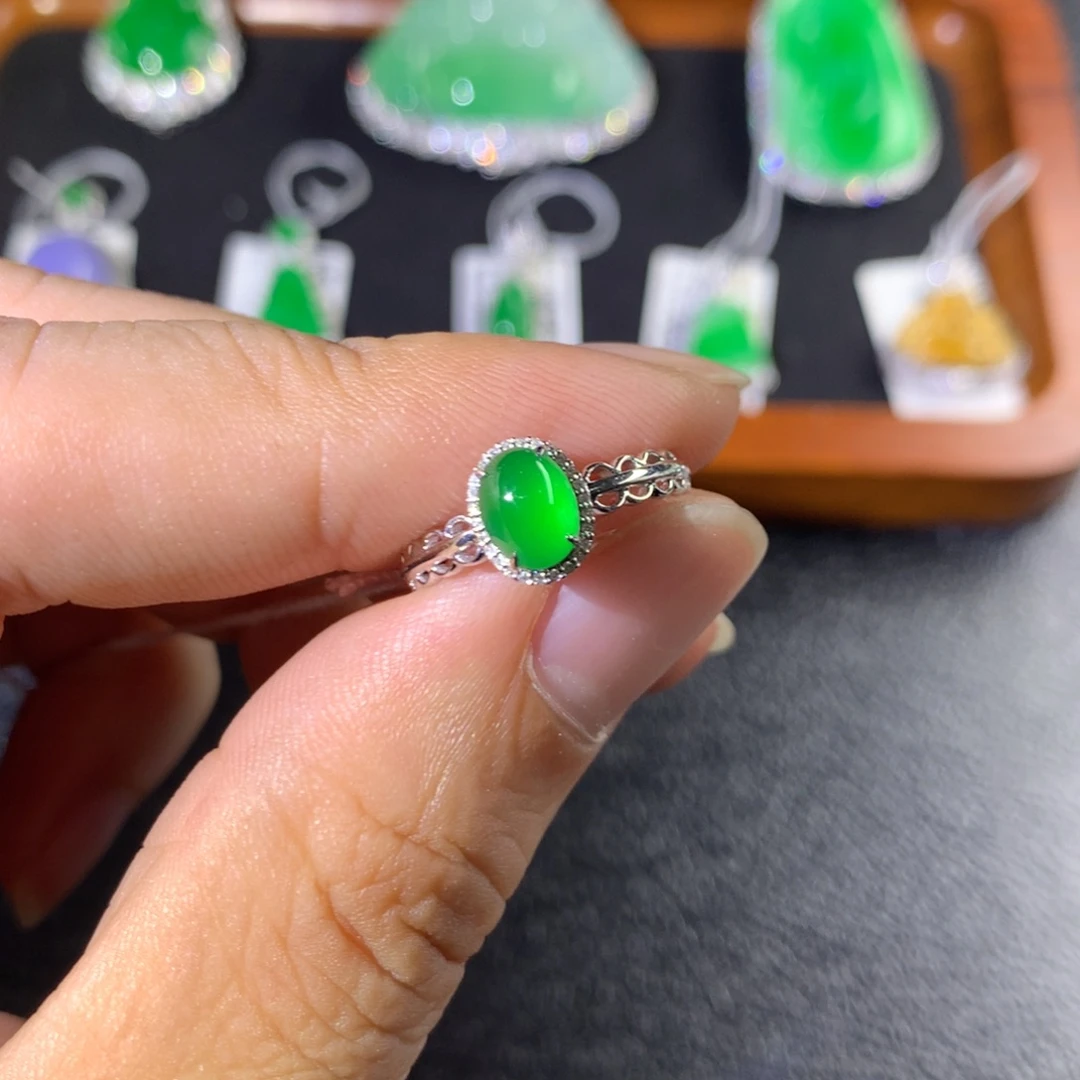 翡翠18K金镶嵌戒指翡翠