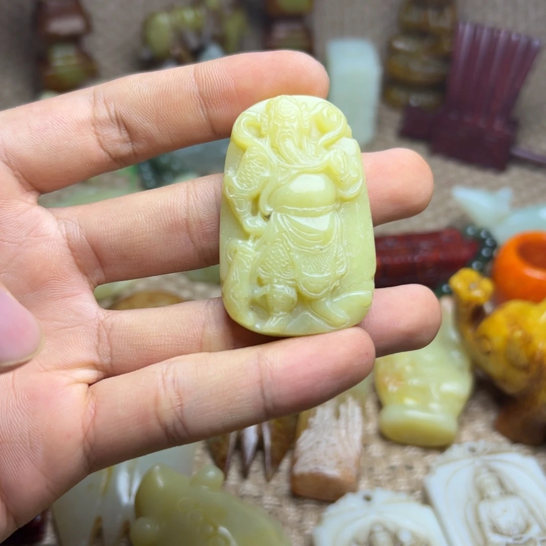 未镶嵌蛇纹石玉颈饰