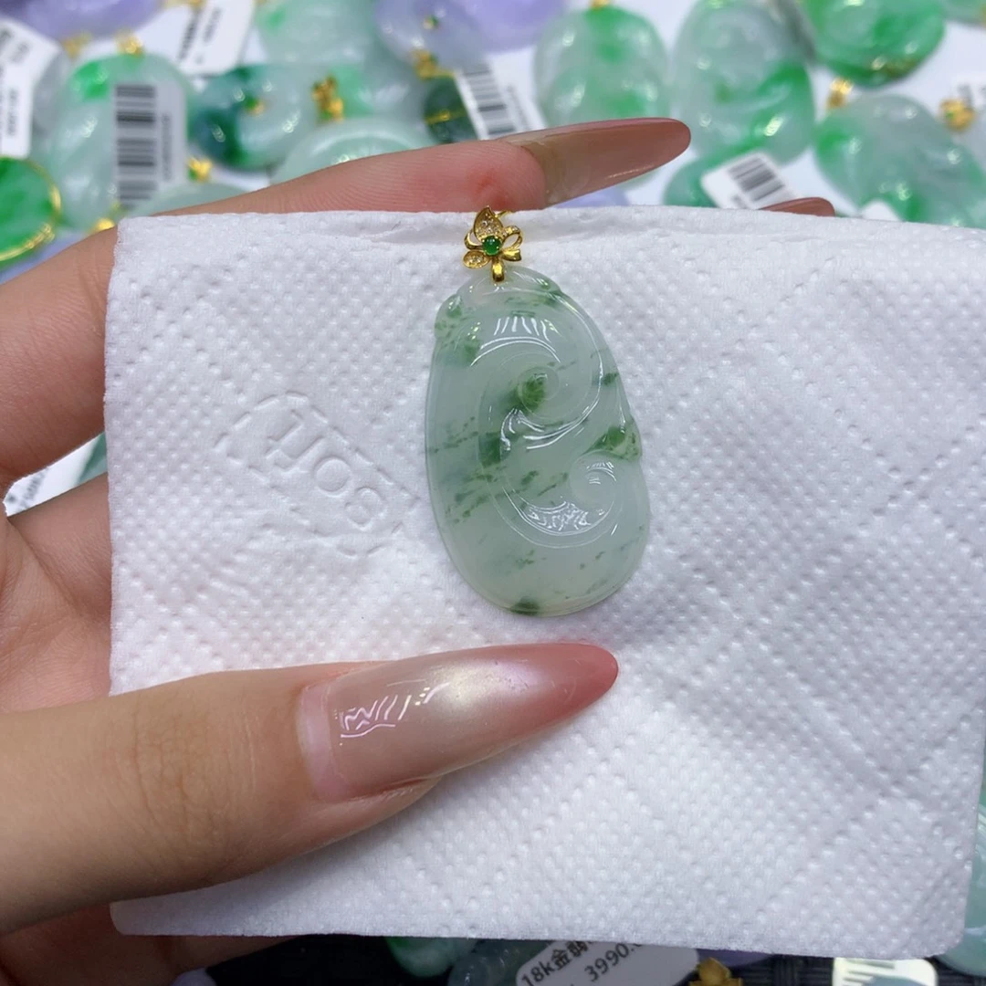 林***千翡翠18K金镶嵌颈饰11111111111