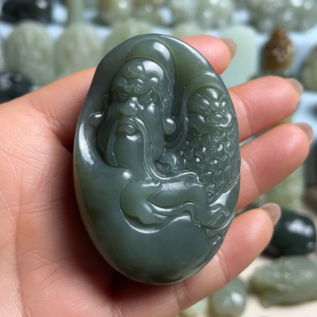 和田玉未镶嵌把件