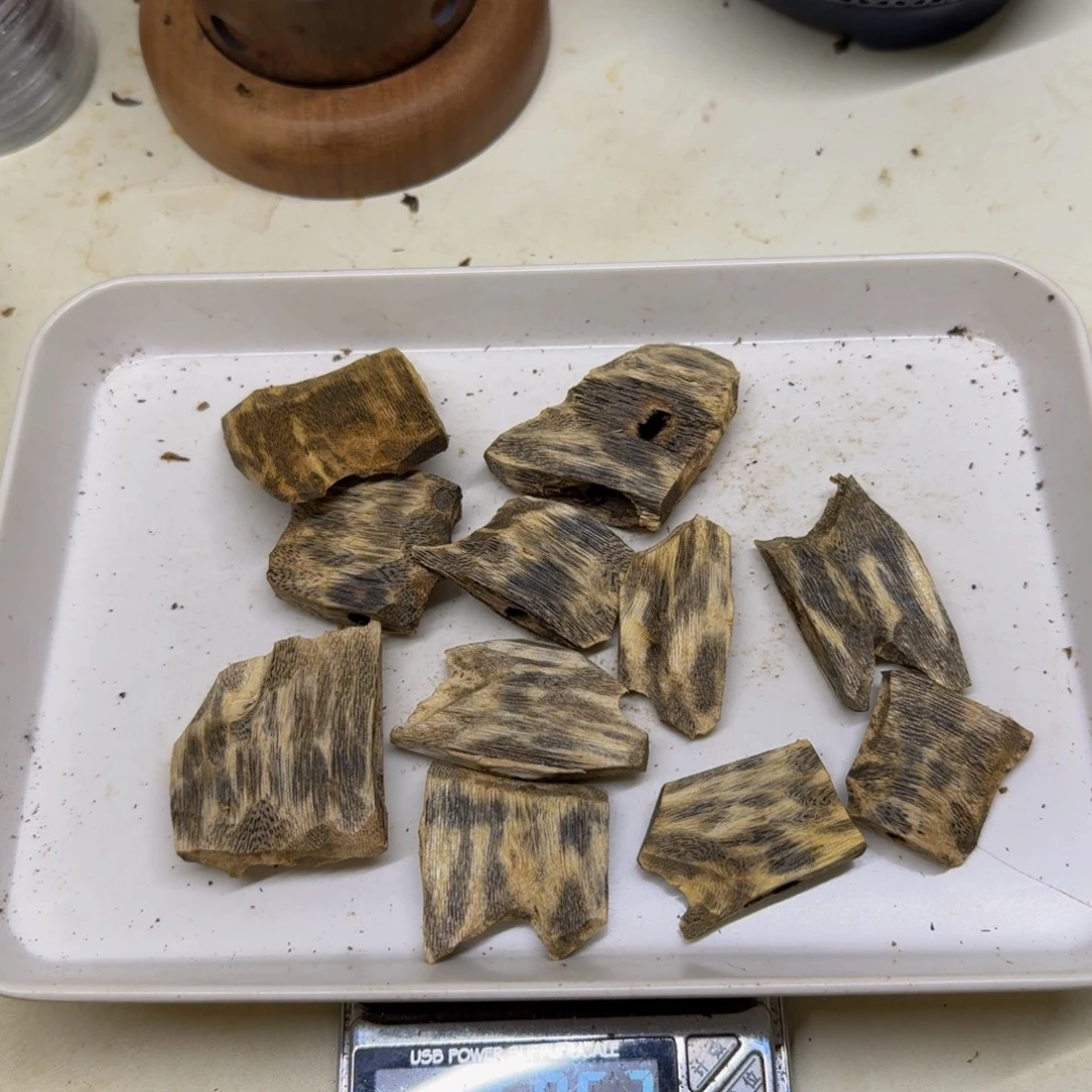 拉***姆沉香沉香碎屑奇楠沉香罗门黑棋块料50克