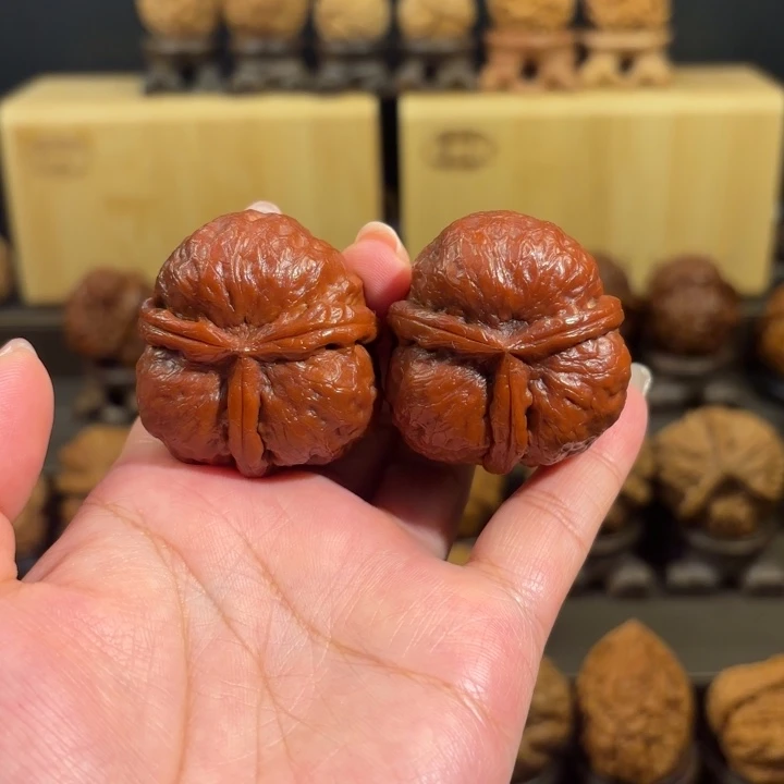 文玩核桃吊坠炸药包三棱