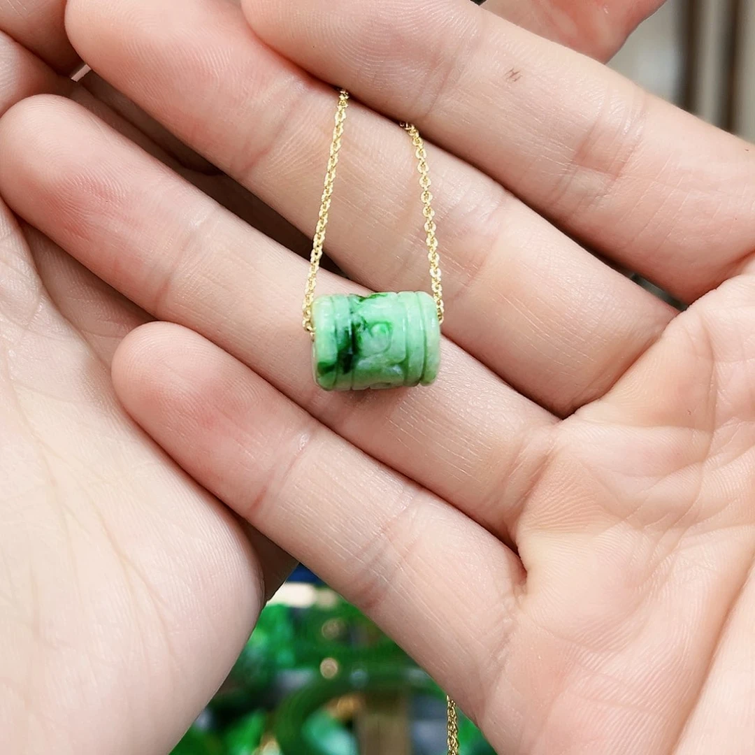 翡翠颈饰未镶嵌吊坠多样性