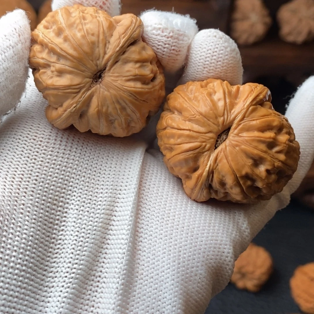 文玩核桃吊坠知**乐元宝文玩核桃