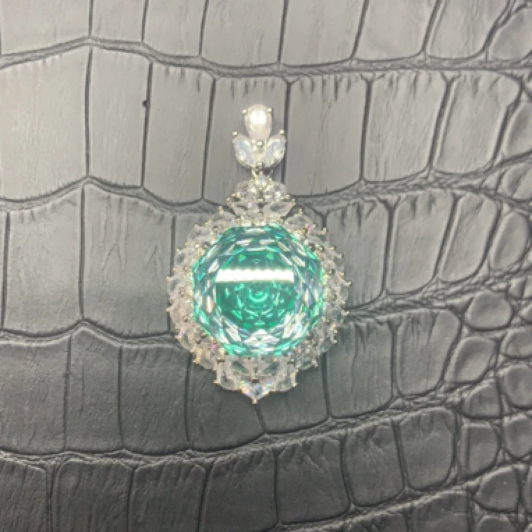 铜合金锆石吊坠 玫瑰切绿色气质白色吊坠轻奢精致珠宝镶嵌饰品95