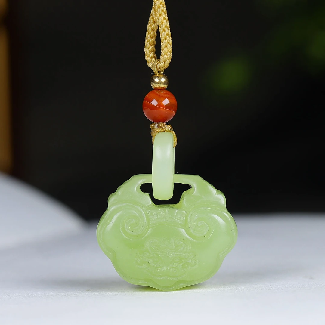 122871和田玉黄玉如意锁挂件