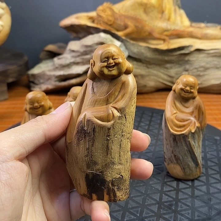 柏木（崖柏）弥勒摆件