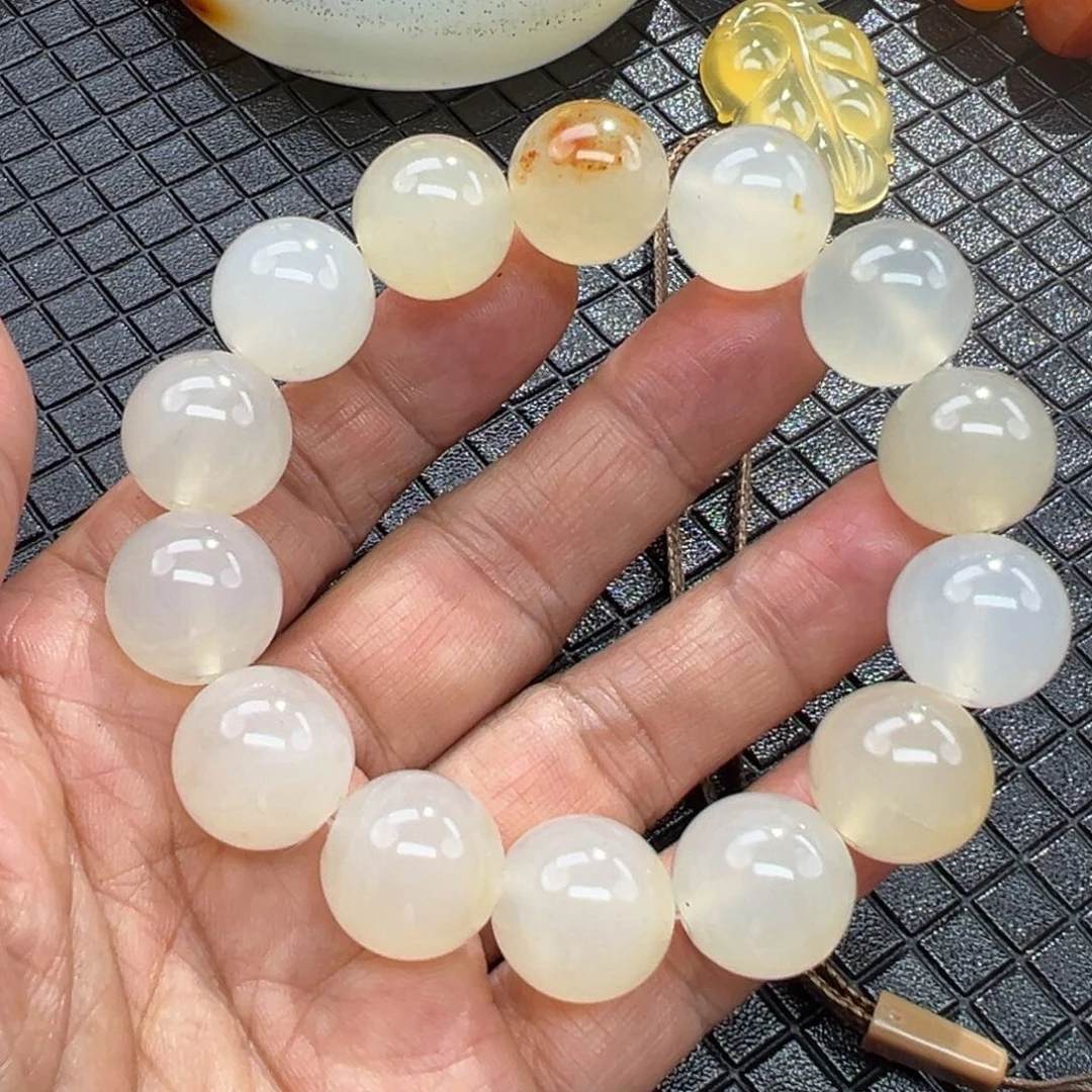 石英质玉未镶嵌颈饰