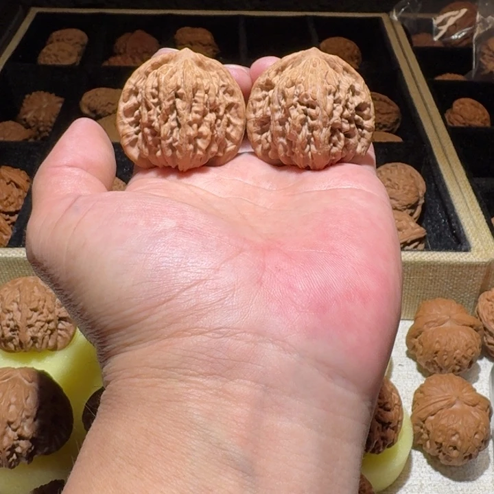 文玩核桃吊坠43.5四座楼