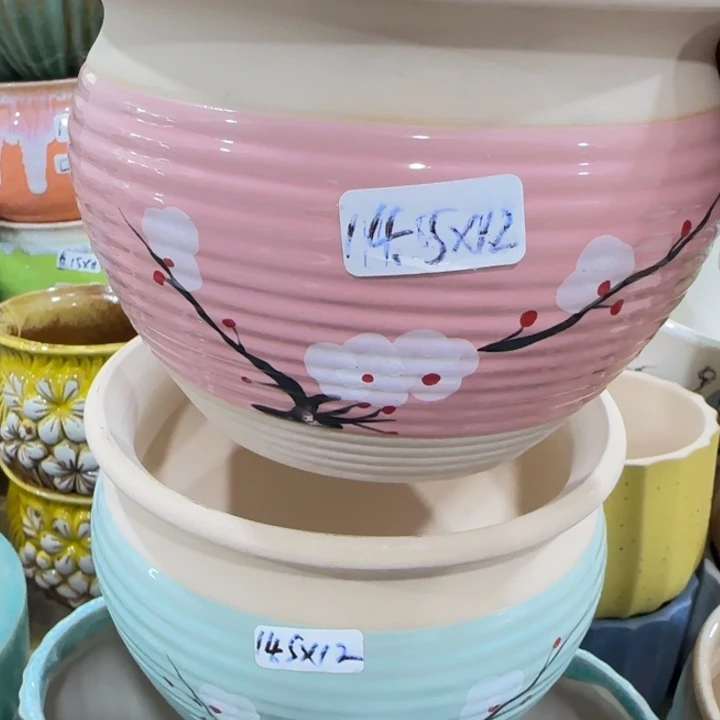 凑9块包邮，有孔，不清楚问客服