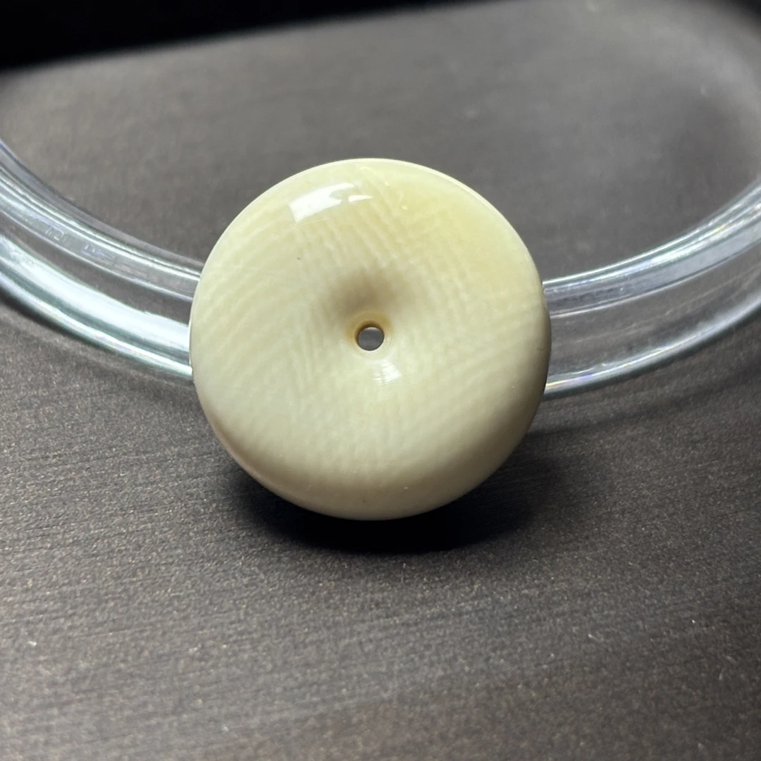 B056 猛犸牙平安扣吊坠19*9mm