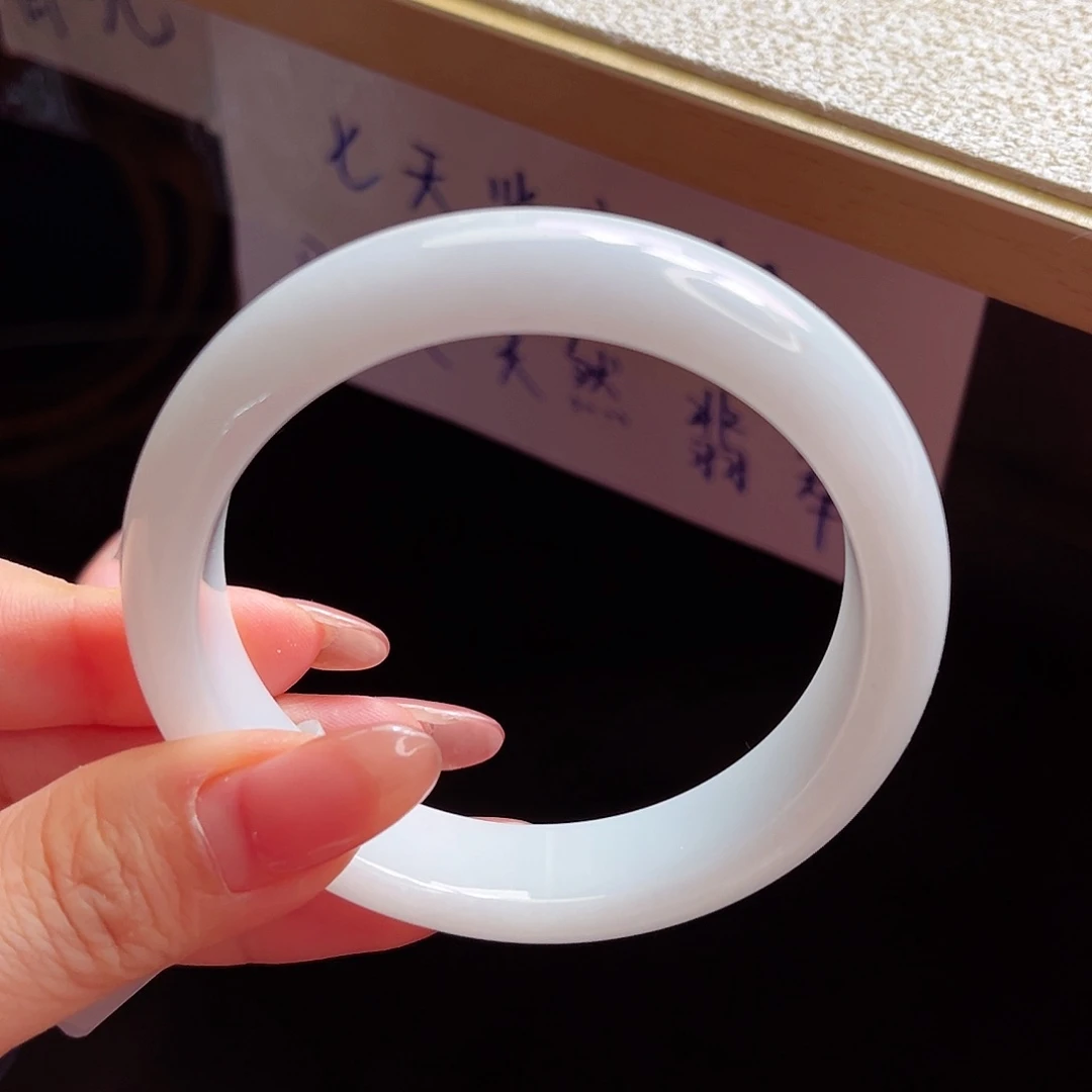 翡翠手镯未镶嵌手镯