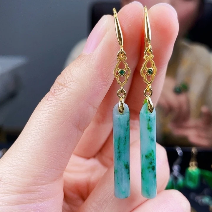 翡翠耳饰未镶嵌饰品