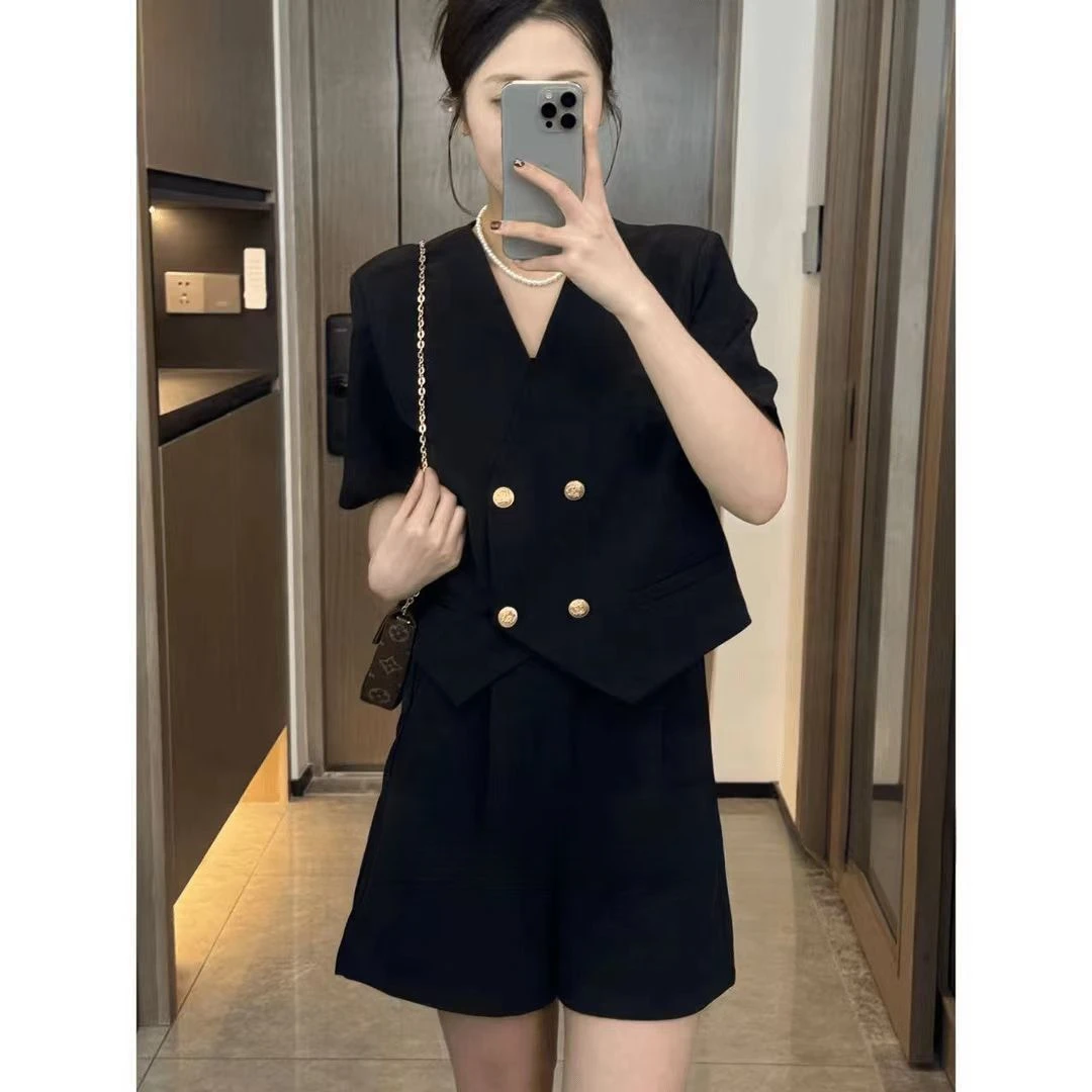 2025夏季新款气质香风短袖上衣时尚小个子套装西装短裤两件套