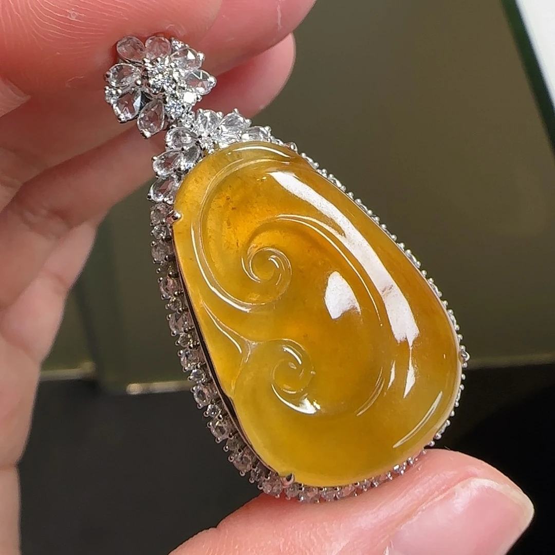 翡翠18K金镶嵌颈饰天然翡翠