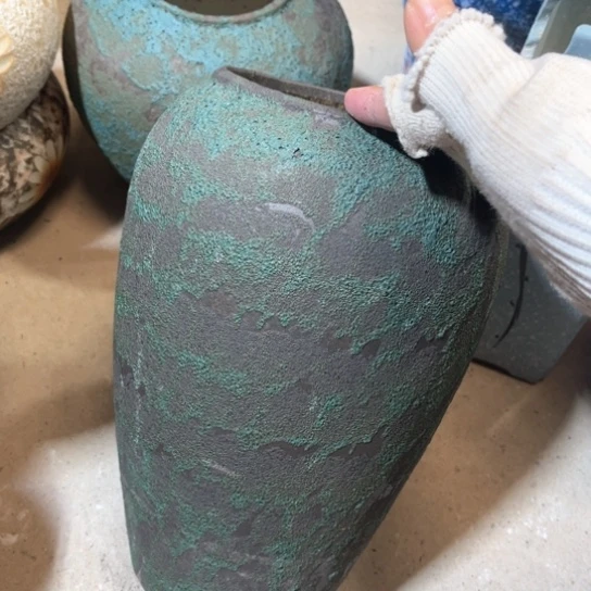 罐默认微瑕，有孔编号16-225