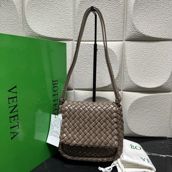 葆蝶家/包包/未使用/市场价30000/250922zb0008