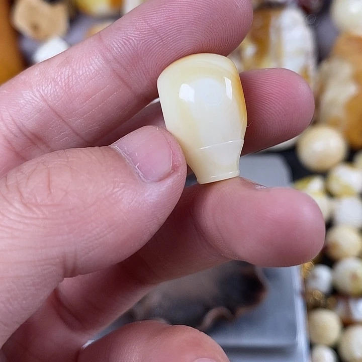 琥珀未镶嵌珠宝奇石我