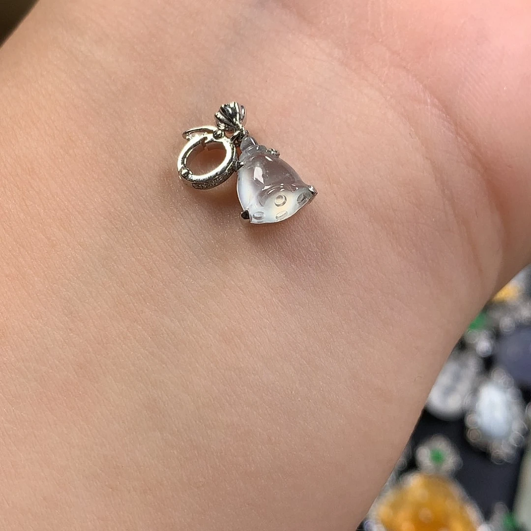 颈饰18K金镶嵌翡翠