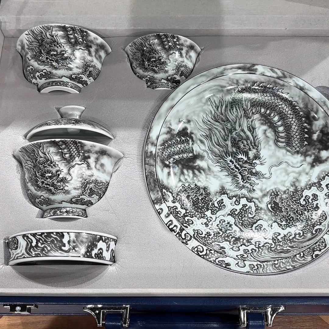 瓷片景德镇瓷器精品陈列