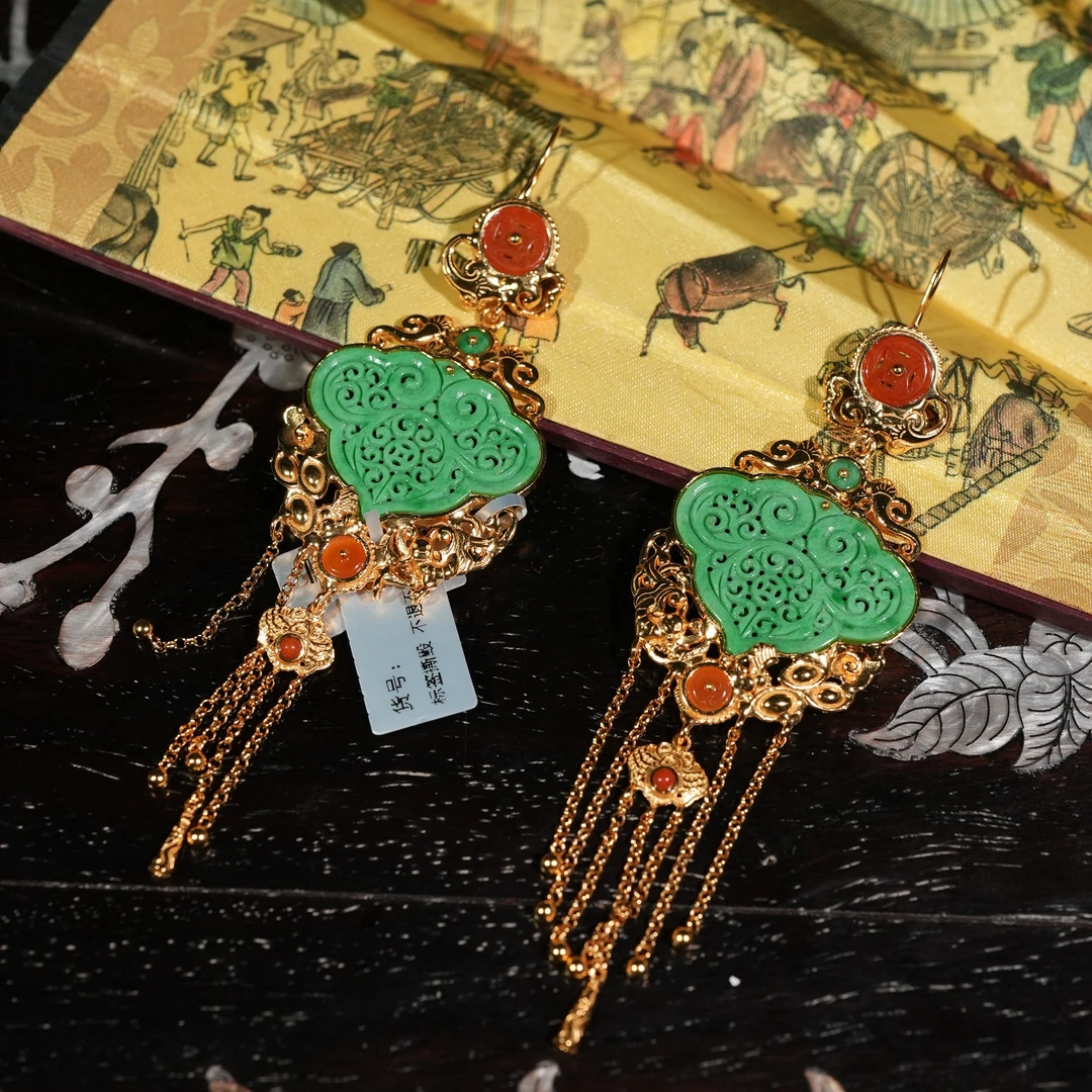 2.7香港王老板-翡翠a货镶嵌耳饰4e10