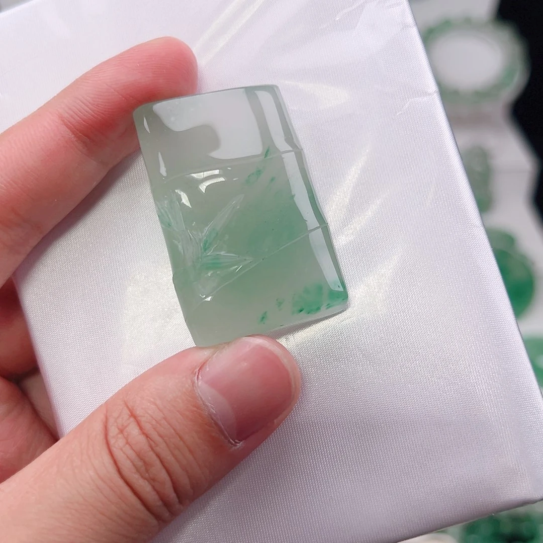 石英质玉未镶嵌吊坠(赠链)