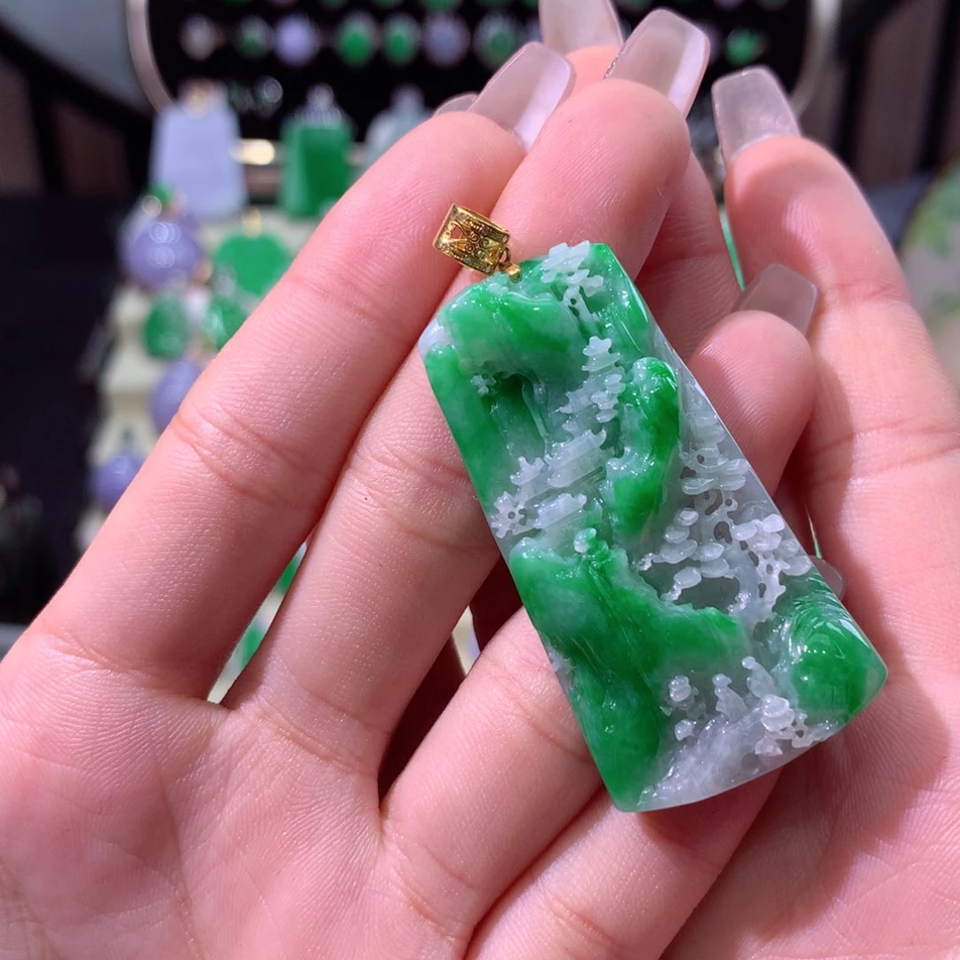 翡翠颈饰18K金镶嵌翡翠