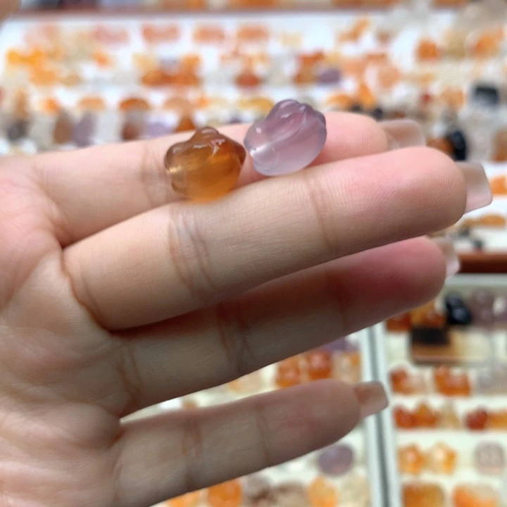 玛瑙/玉髓未镶嵌玛瑙飞天兔